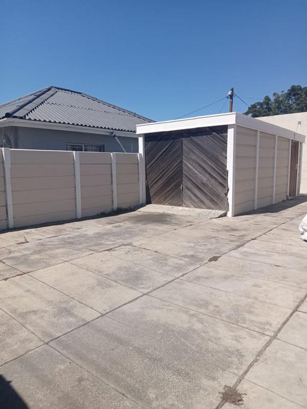 To Let 4 Bedroom Property for Rent in Goodwood Central Western Cape